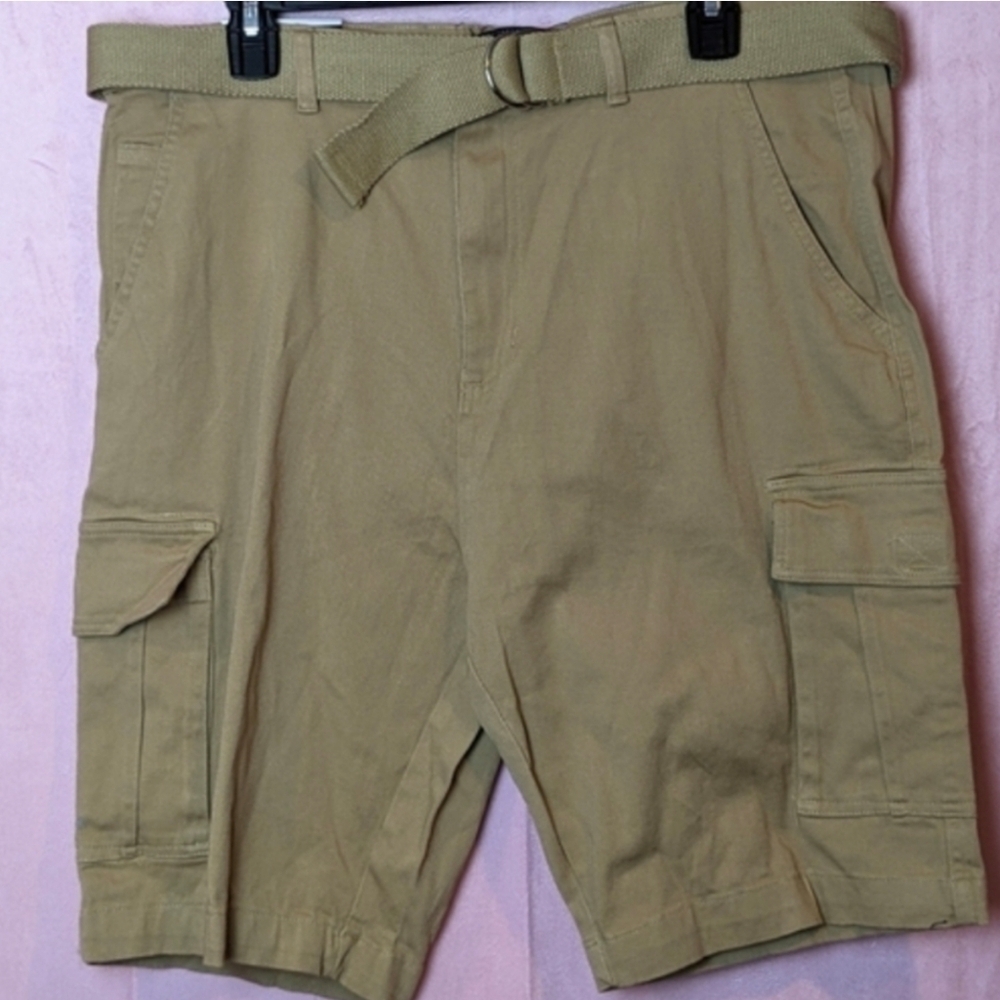 Wicked Stitch Tan Belted Cargo Shorts size 38
